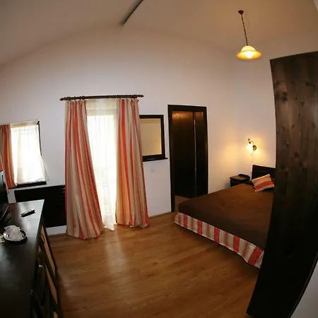 Timis Valley, Casa Eni&dan 4* Predeal